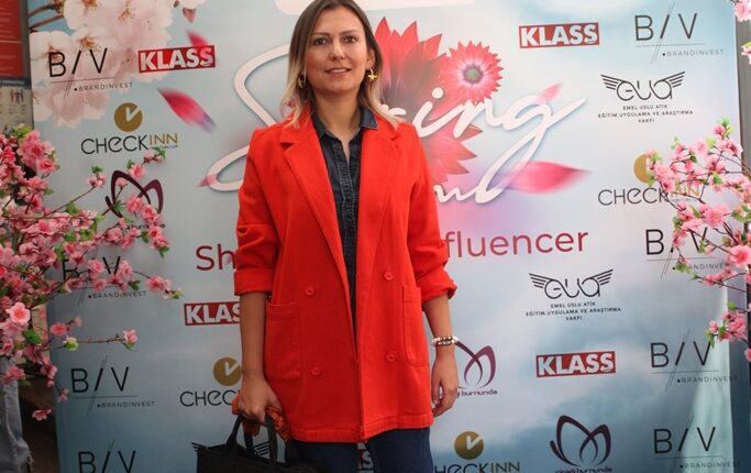 İLAY GÜVEN