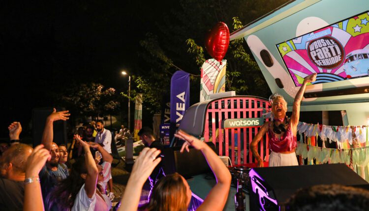Berna Öztürk’ün muhteşem DJ performansı ile eğlenceye ara vermeden devam etti.