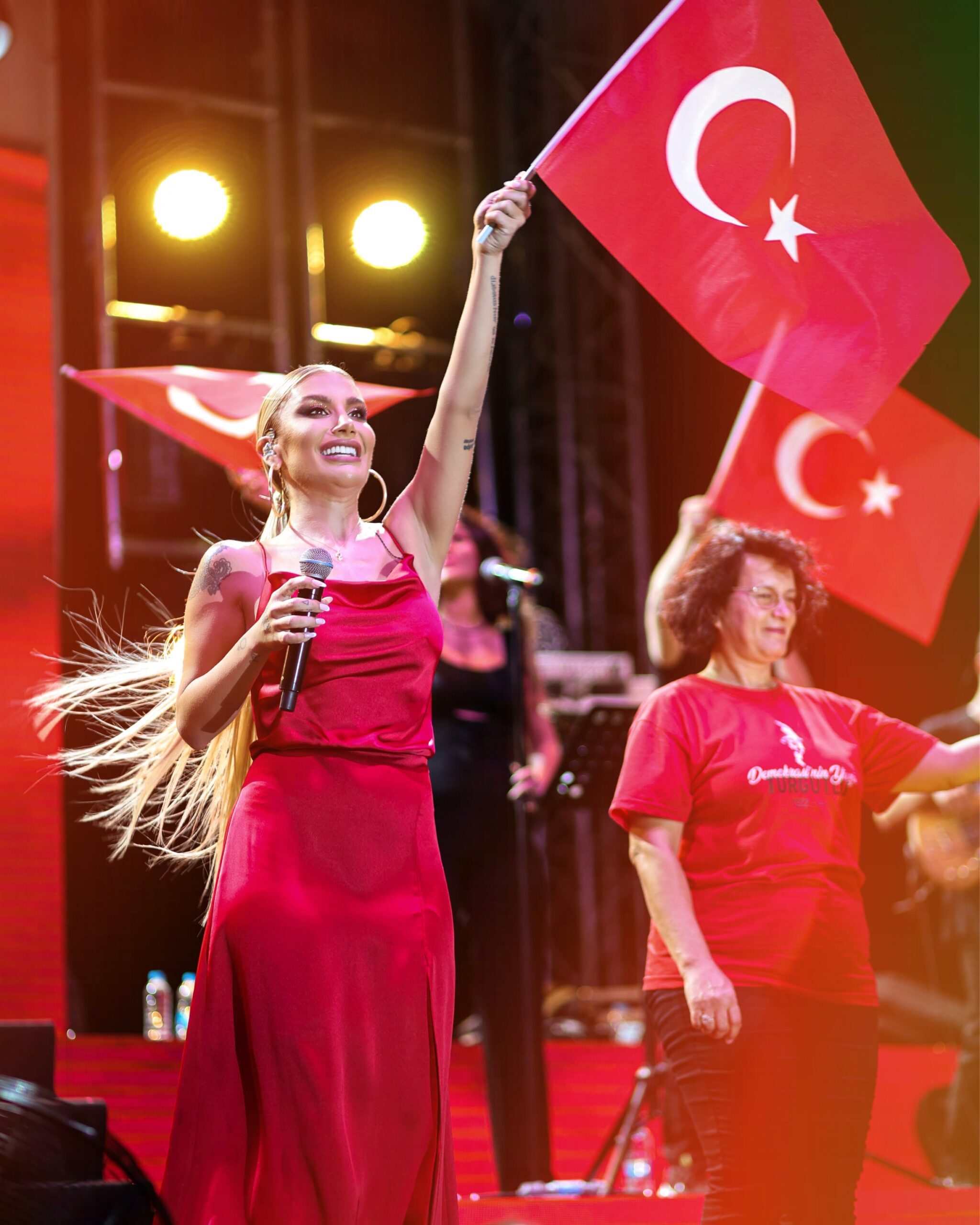 Zafer Bayramı konserinde Adaşına Umut Oldu!