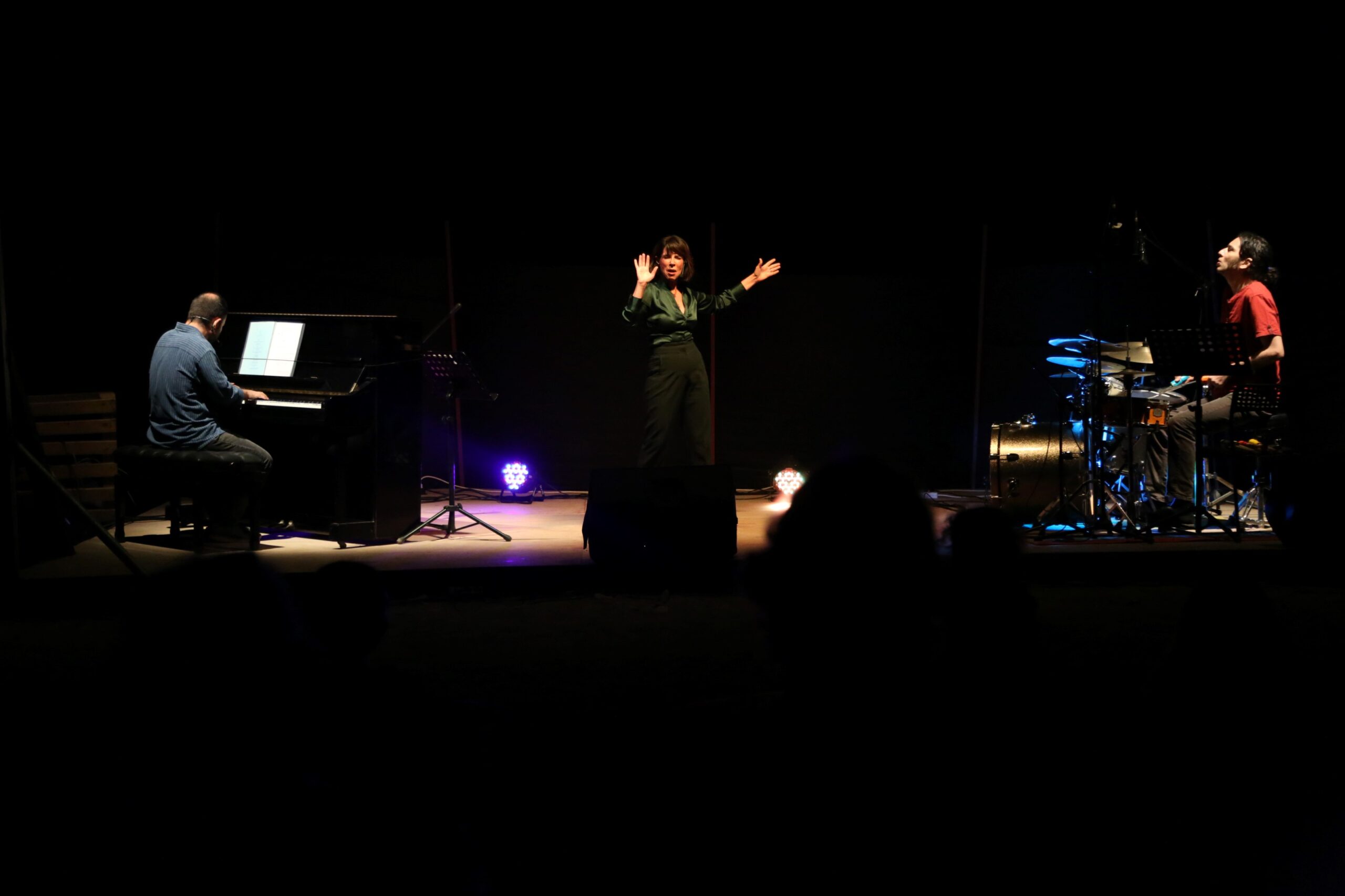 19. Uluslararası Gümüşlük Müzik Festivali’nin Suda sahnesi, Yürüyen Merdiven ve Tülay Günal’ı konuk etti
