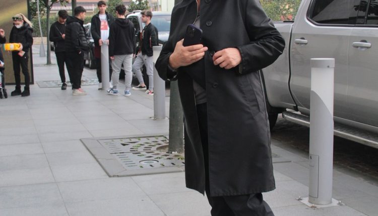 HÜLYA AVŞAR (1)