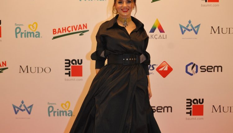 Nebahat Püsküllü