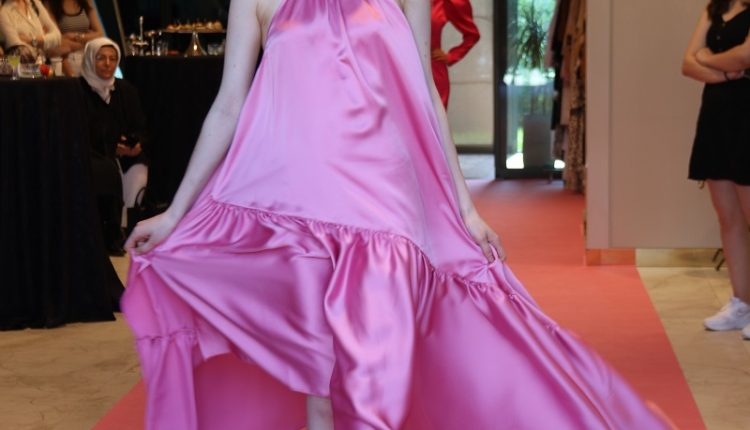 defile (98)