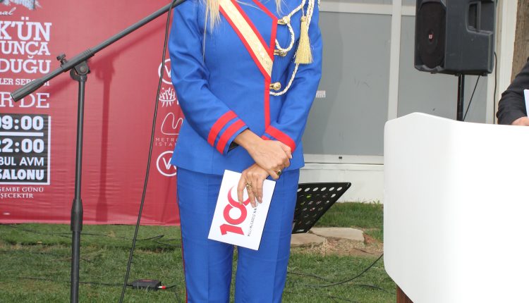 TUĞBA ÖZAY (1)