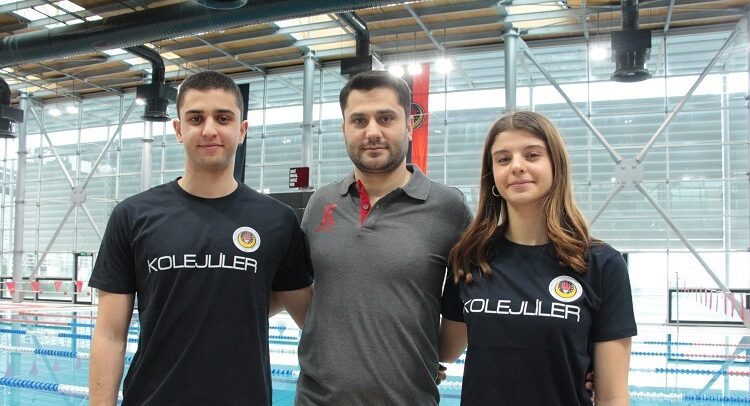 Aykut-Mert-Iravul-&-Ekin-Nazli-Okudur-&-Antrenor-Gokhan-Denizli-(Ortada)-(2)