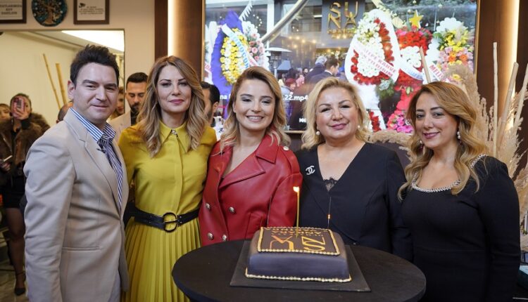 Sertaç Darcan & Hande Kazanova & Aysun Berberoğlu & Suna Dumankaya & Handan Karael