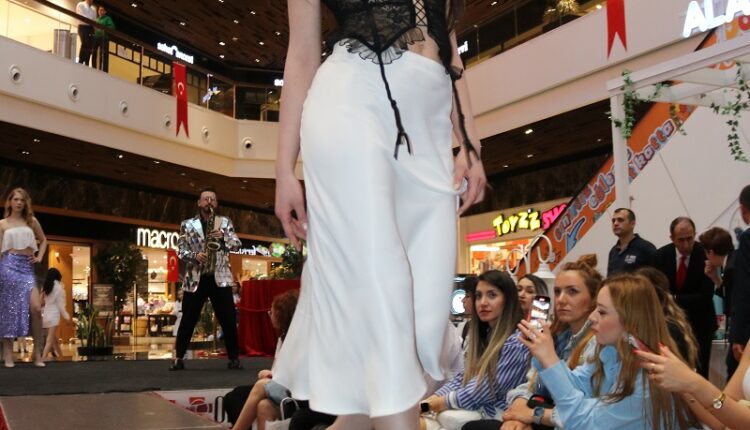 DEFİLE (7)