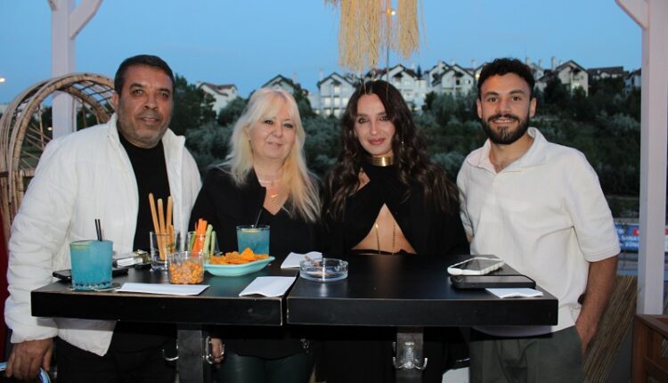 ADİL ve HALE SENEM DEVELİ – ŞERMİN ALDEMİR – TAHA SERTKAYA (3)