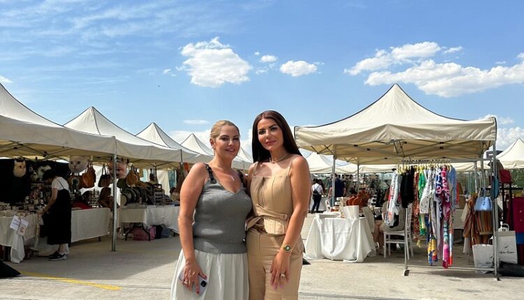 HÜLYA VE MELDA