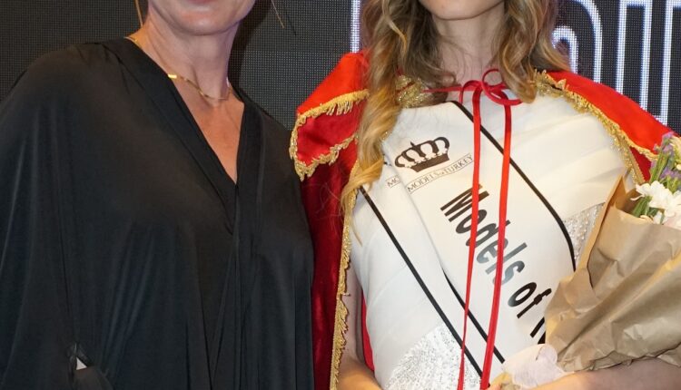 dilek aksayar ve sude koşar